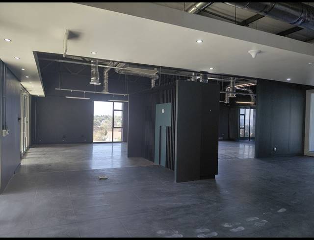 287M² OFFICE TO LET IN MAGALIESSIG